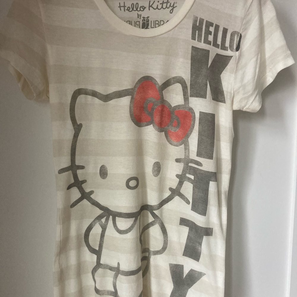 Sanrio Hello Kitty by Public Library Cream and White T-Shirt
